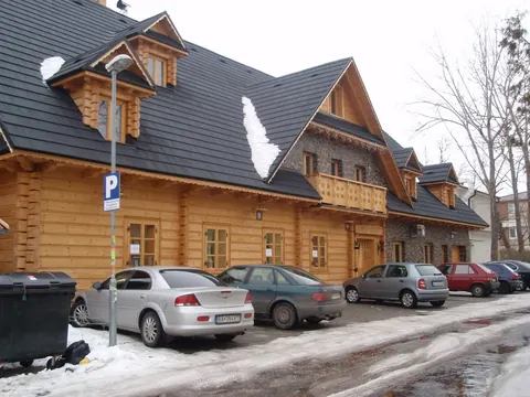Koliba Senec – exteriér a terasa